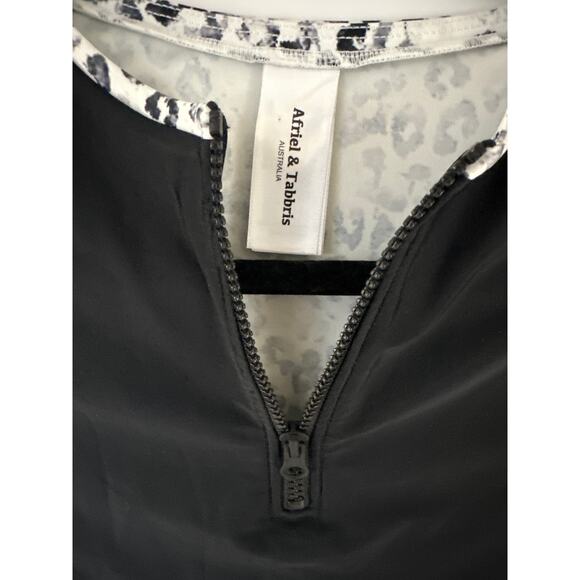 Affriel & Tabbris Rash Guard Swim Top Short Sleeve Black White Animal Print 10 - Picture 5 of 9